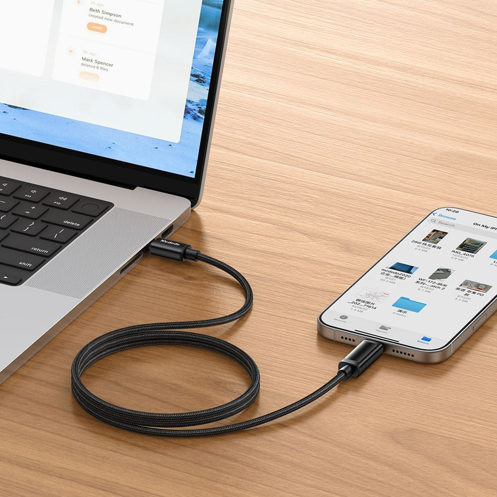 USB-C - USB-C Data- en Oplaadkabel McDodo CA-8000 Display, 100W, 1.2m, Zwart