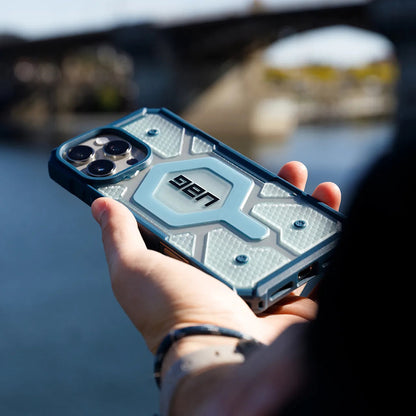 MagSafe hoesje voor Apple iPhone 17 Pro Max, Urban Armor Gear, Pathfinder Clear met Lanyard, Blauw