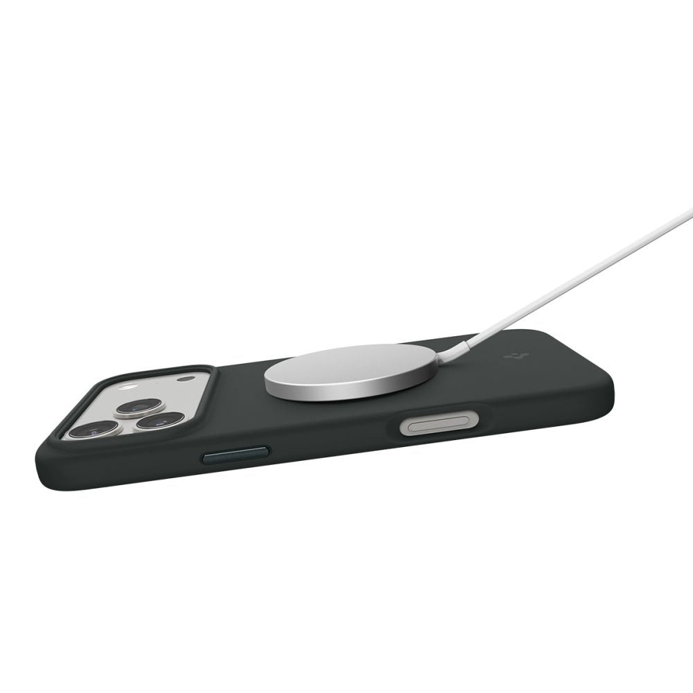 MagSafe hoesje voor Apple iPhone 17 Pro, Spigen, Silicone Fit, Groen