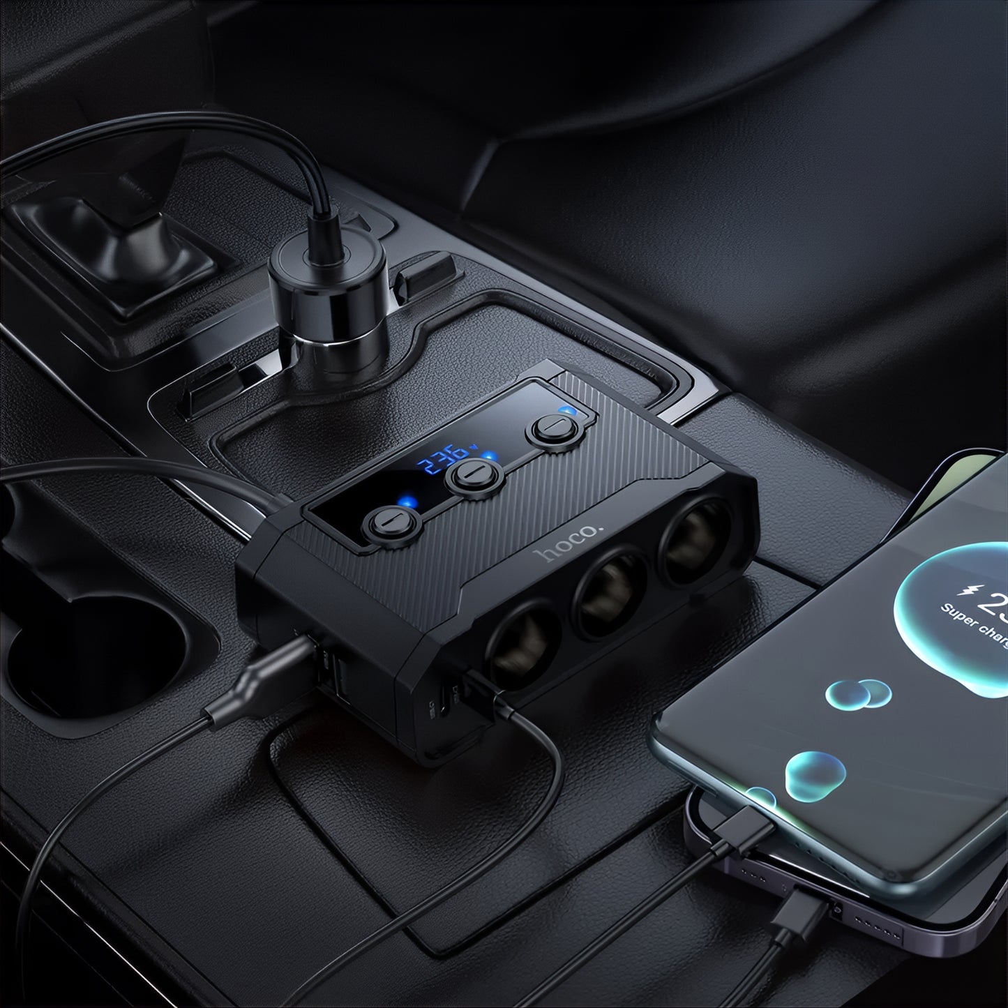 Auto-oplader HOCO Z64, 15.5W, 3.1A, 2 x USB-A - 2 x USB-C - 3 x Sigarettenaanstekeruitbreiding, Zwart