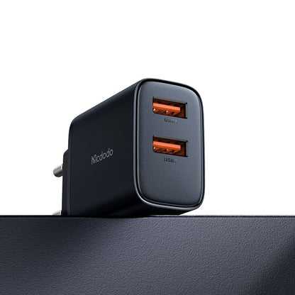 McDodo CH-5070 Beryllium Netwerkoplader, 12W, 2.4A, 2 x USB-A, Zwart